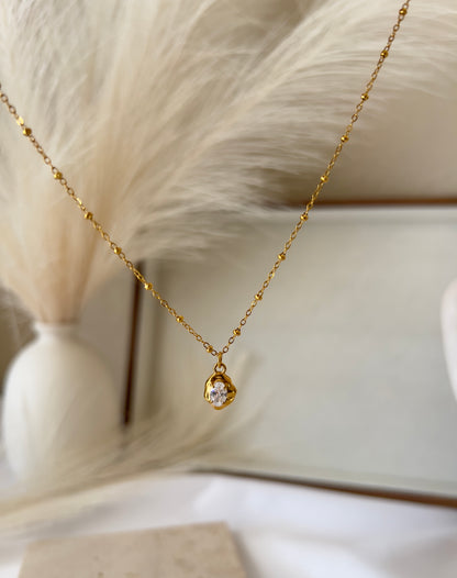 Daphne Necklace | Pendant Necklace
