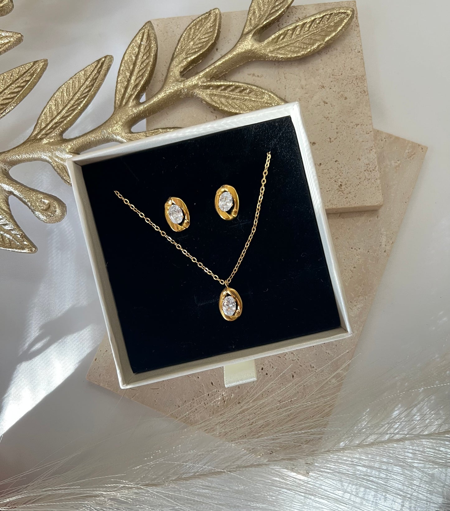 Lucy Set | Earring + Necklace